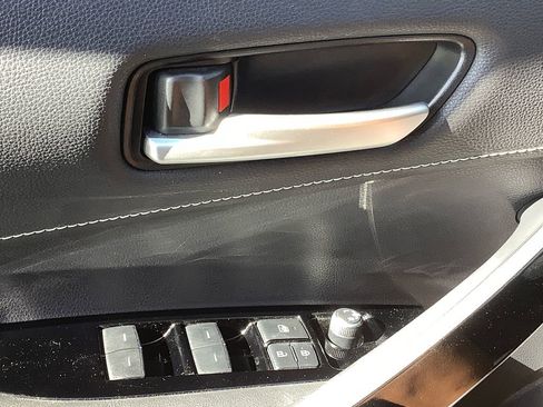 Used 2020 Toyota Corolla XSE FWD image 12