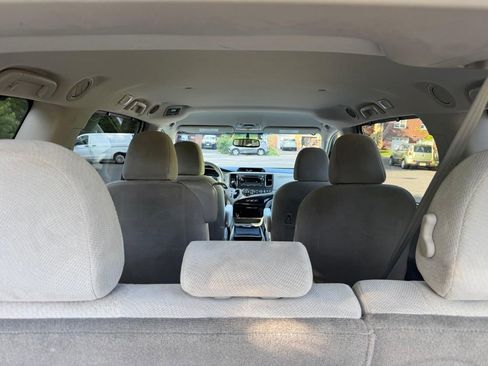 Used 2013 Toyota Sienna LE FWD image 7