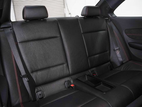 Used 2011 BMW 1 Series M image 32