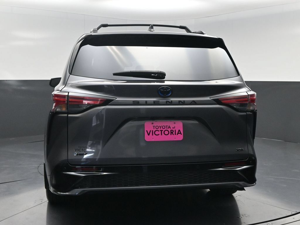 Used 2025 Toyota Sienna XSE w/ XSE Plus Package FWD image 17