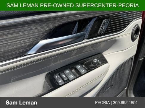 Used 2022 Jeep Wagoneer Series III AWD/4WD image 7