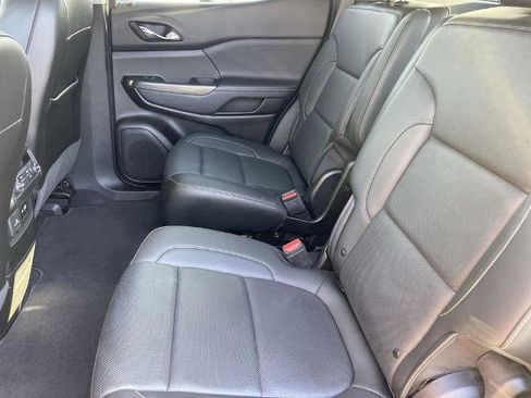 Certified 2023 GMC Acadia SLT w/ Technology Package image 21