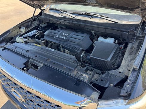 Used 2017 Nissan Titan PRO-4X AWD/4WD image 22
