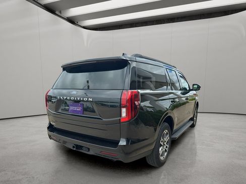 Used 2025 Ford Expedition Active AWD/4WD image 10