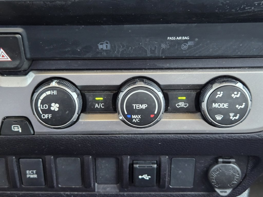 Used 2022 Toyota Tacoma SR RWD image 18