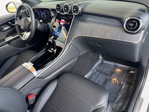 Certified 2025 Mercedes-Benz GLC 300 image 22