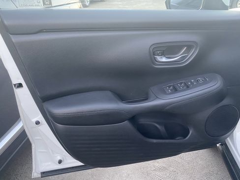 Used 2024 Honda HR-V LX image 13