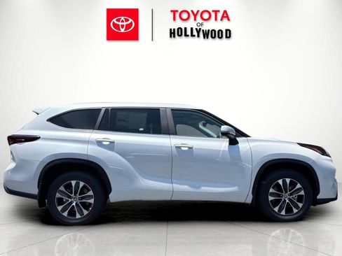 New 2026 Toyota Highlander XLE AWD/4WD image 3