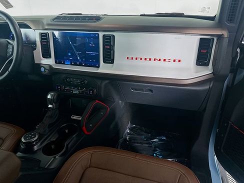 Used 2024 Ford Bronco Heritage Edition AWD/4WD image 22