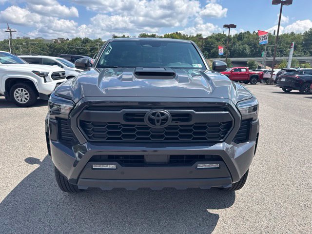 Used 2024 Toyota Tacoma TRD Sport w/ TRD Sport Upgrade Package AWD/4WD image 2