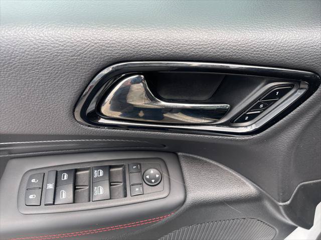 Used 2025 Dodge Durango R/T AWD/4WD image 13