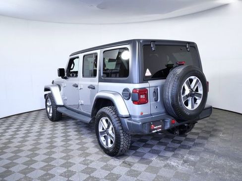 Used 2018 Jeep Wrangler Unlimited Sahara image 6
