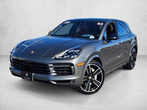 Used 2023 Porsche Cayenne S image 1