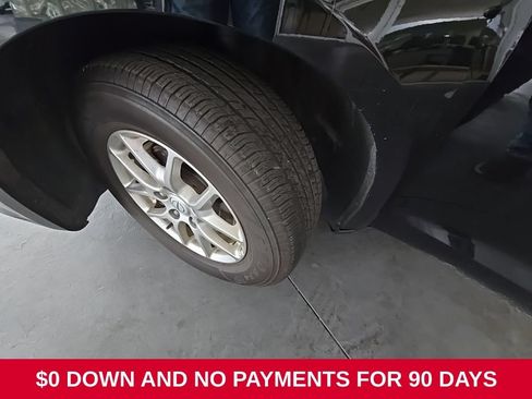 Used 2025 Chrysler Pacifica Select FWD image 9