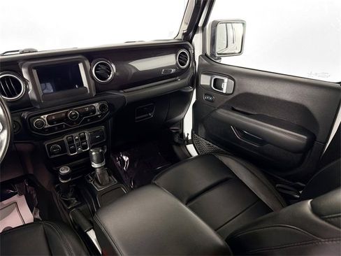 Used 2021 Jeep Wrangler Unlimited Sahara image 20
