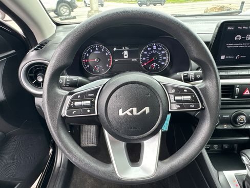 Used 2024 Kia Forte LXS w/ LXS Technology Package FWD image 13