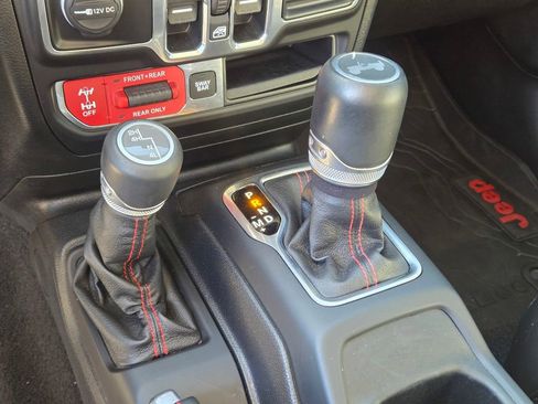 Used 2020 Jeep Wrangler Unlimited Rubicon w/ Dual Top Group image 36