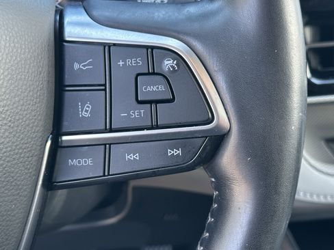 Used 2021 Toyota Highlander Platinum image 22