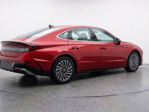 Used 2025 Hyundai Sonata SEL FWD image 7