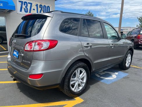Used 2011 Hyundai Santa Fe SE FWD image 3