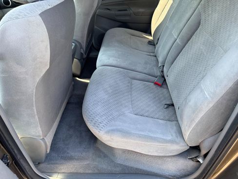 Used 2011 Toyota Tacoma 2WD Double Cab w/ Convenience Pkg image 18
