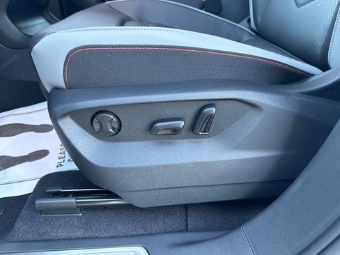 New 2026 Volkswagen Atlas Peak Edition image 19