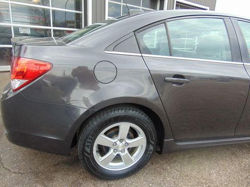 Used 2016 Chevrolet Cruze LT w/ Sun And Sound Package image 14