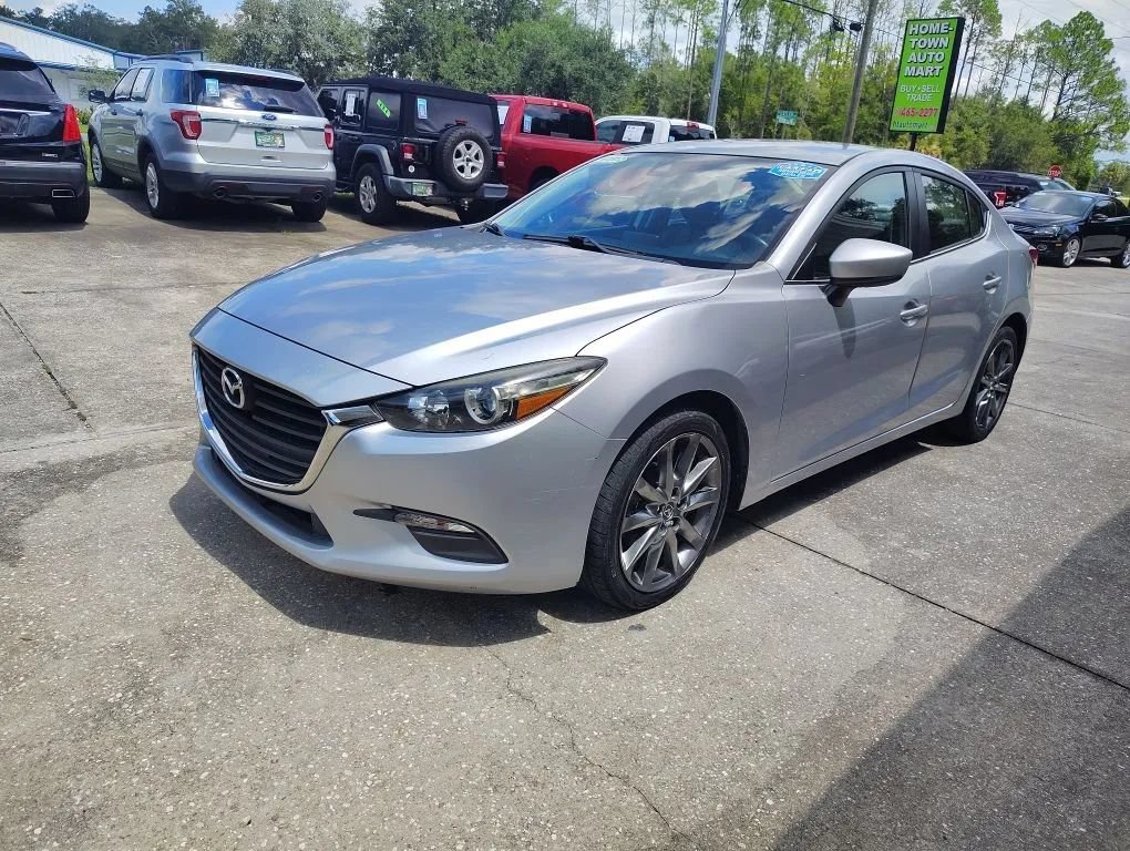 Used 2018 MAZDA MAZDA3 Touring FWD image 3