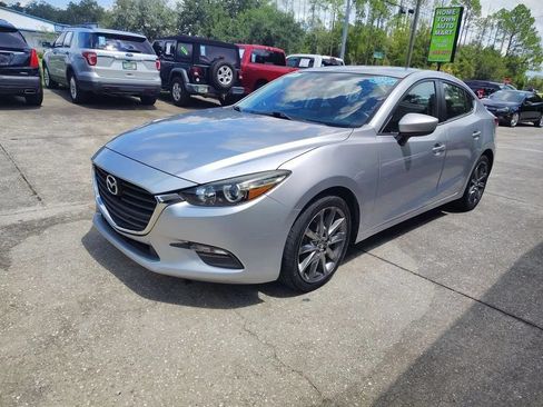 Used 2018 MAZDA MAZDA3 Touring FWD image 3