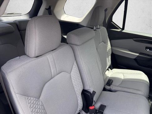 Used 2023 Honda Pilot LX image 21