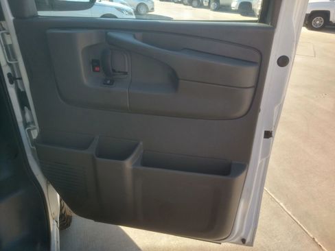 Used 2015 Chevrolet Express 2500 LS image 22