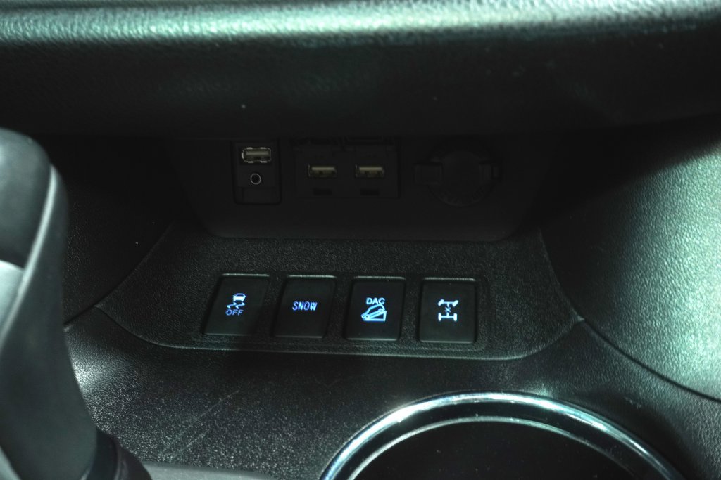 Used 2019 Toyota Highlander SE AWD/4WD image 22