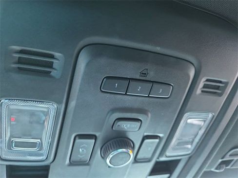 Used 2022 Chevrolet Tahoe Z71 w/ Luxury Package image 25