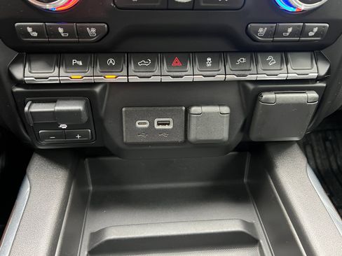 Used 2020 GMC Sierra 1500 SLT image 26