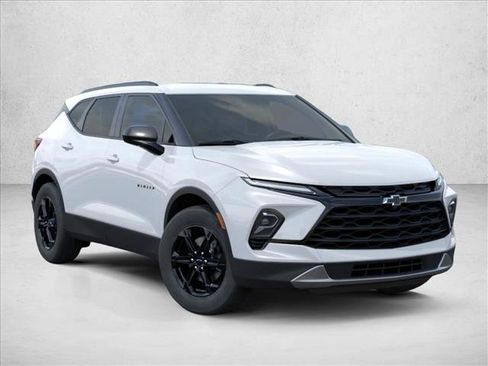 New 2026 Chevrolet Blazer LT FWD image 2