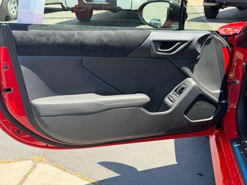 Used 2025 Toyota GR86 Premium w/ ALL Weather Mat Package (TMS) RWD image 18