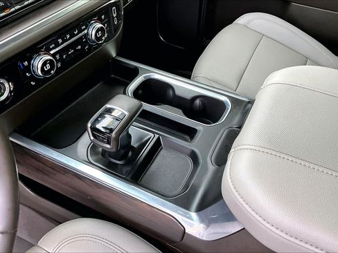 Used 2023 GMC Sierra 1500 SLT w/ SLT Premium Package AWD/4WD image 18