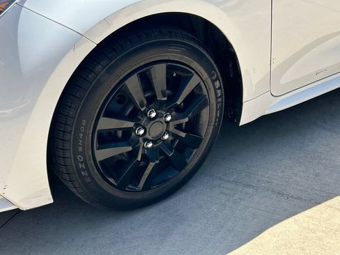 Used 2021 Toyota Corolla LE FWD image 9