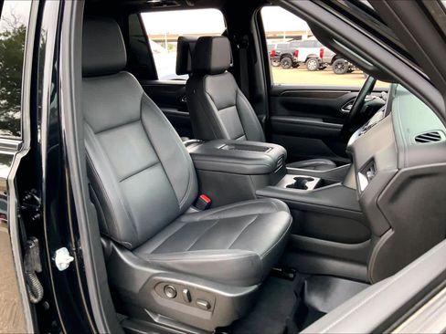Used 2021 Chevrolet Tahoe Z71 w/ Rear Media and Nav Package AWD/4WD image 9