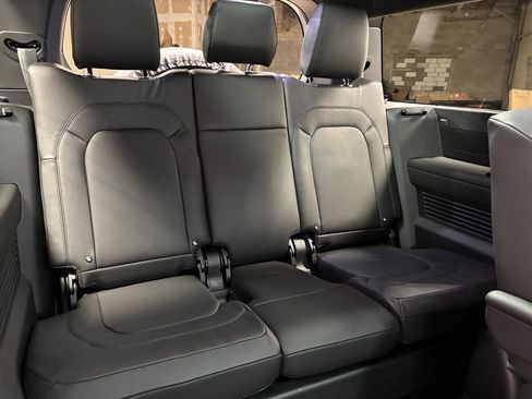 New 2026 Land Rover Defender 130 X-Dynamic SE image 41