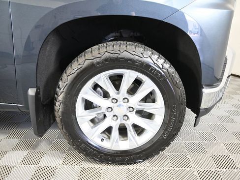 Used 2020 Chevrolet Silverado 1500 LTZ AWD/4WD image 12