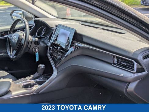 Used 2023 Toyota Camry SE image 19