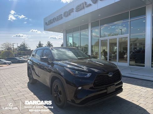 Used 2024 Toyota Highlander XLE image 1