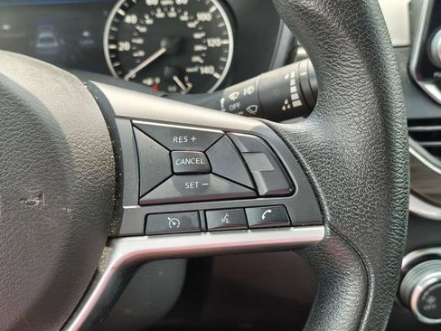 Used 2024 Nissan Altima 2.5 SV FWD image 16