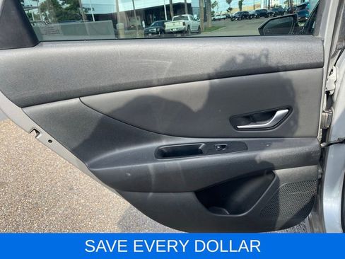 Used 2021 Hyundai Elantra SEL w/ Convenience Package image 14