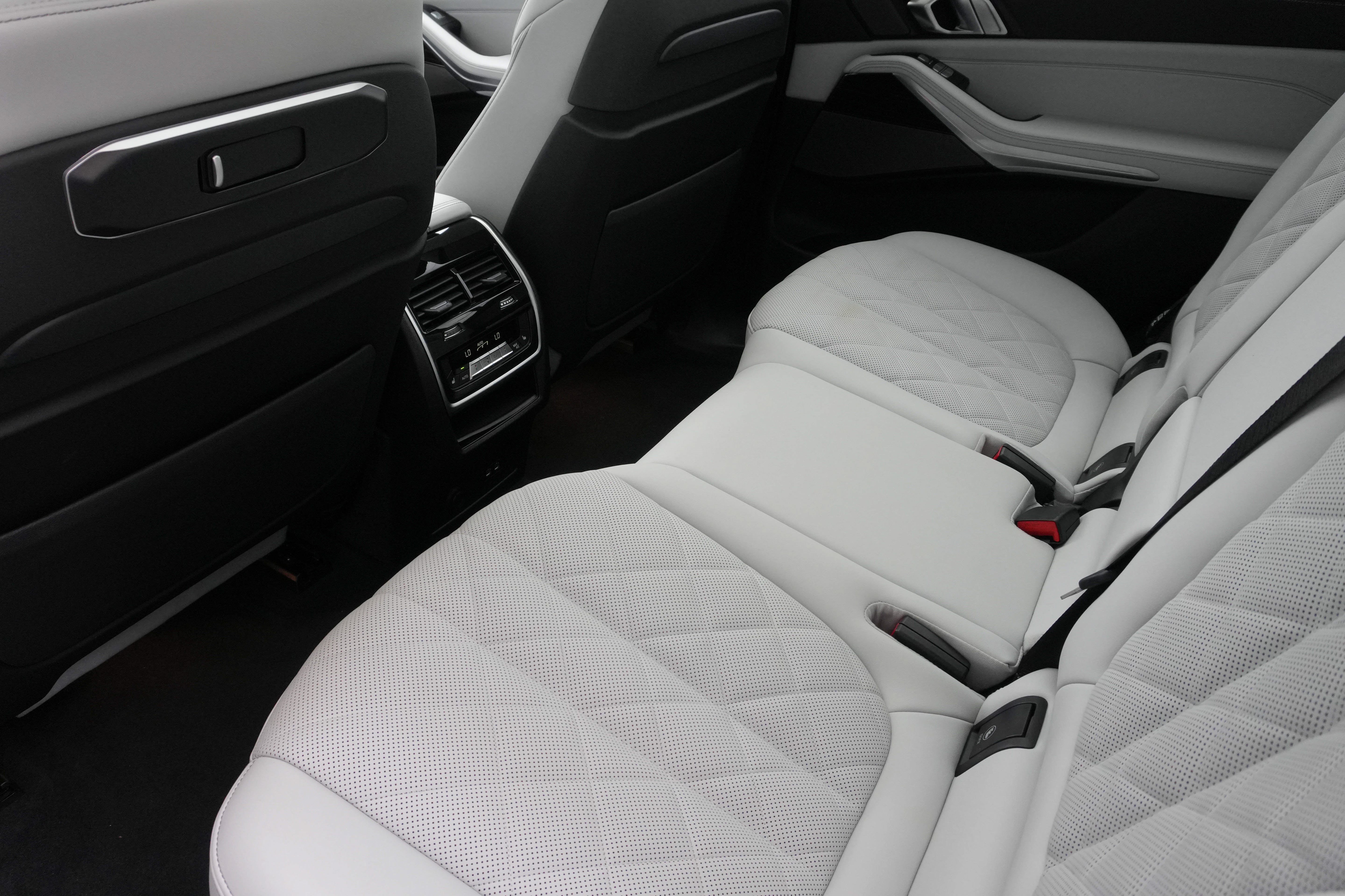 Certified 2026 BMW X7 xDrive40i AWD/4WD image 37