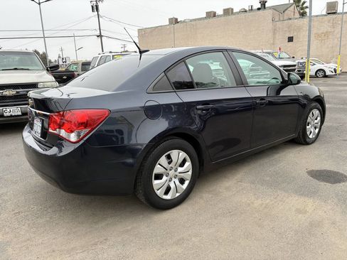 Used 2014 Chevrolet Cruze LS image 2