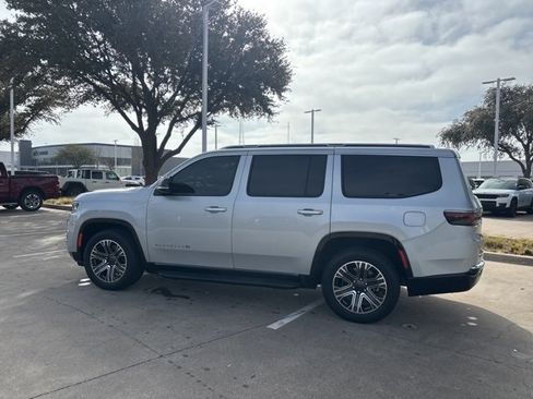Used 2023 Jeep Wagoneer Series II image 8