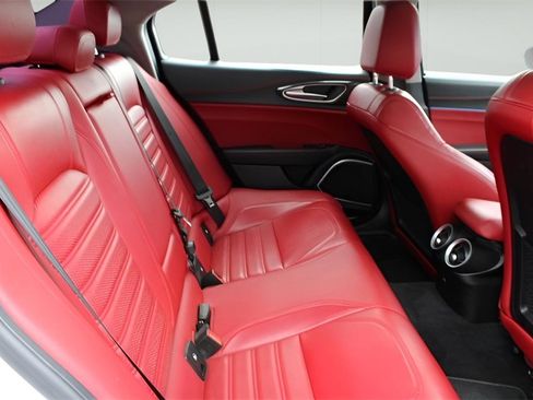 Used 2018 Alfa Romeo Giulia Ti image 22