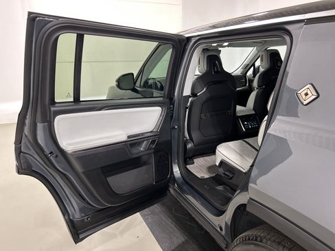 Used 2024 Rivian R1S Adventure AWD/4WD image 17
